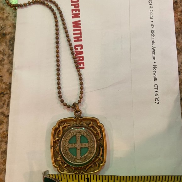 VSA Virgins Saints and Angels Necklace - Gold Tone Green Vintage Antique Cross - Picture 10 of 11